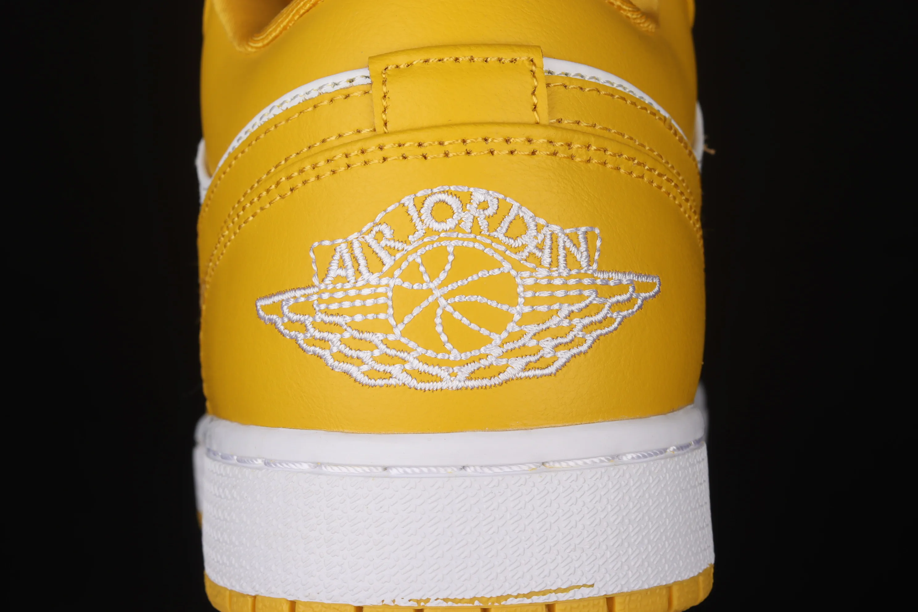 All categories Air Jordan Jordan series basketball shoes Air Jordan 1 Low Air Jordan 1 Low AJ1 Joe 1 white and yellow low-top cultural and leisure sports sneakers 553558-171